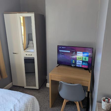 Darwin Stays - Service Accommodation In Newcastle Under Lyme City Centre Eksteriør billede