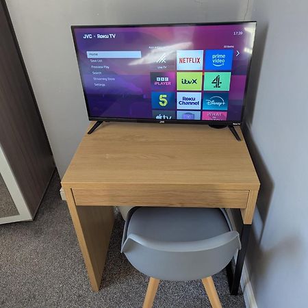 Darwin Stays - Service Accommodation In Newcastle Under Lyme City Centre Eksteriør billede