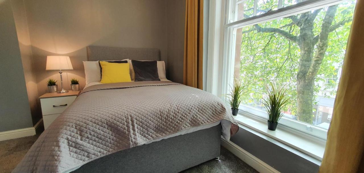 Darwin Stays - Service Accommodation In Newcastle Under Lyme City Centre Eksteriør billede