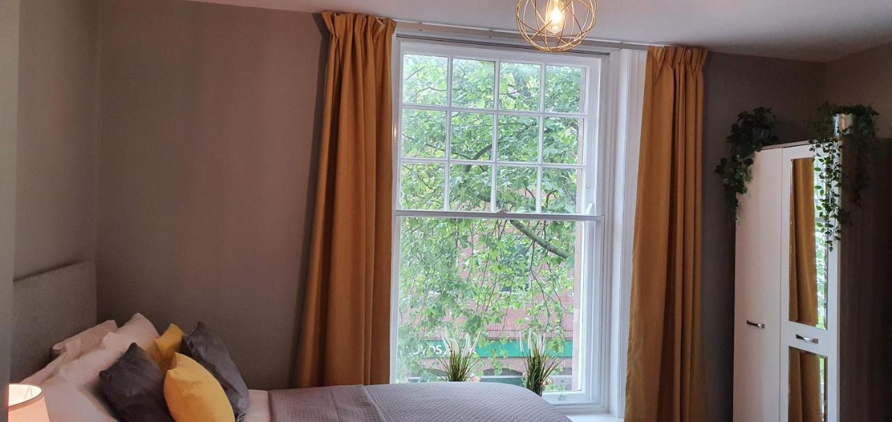 Darwin Stays - Service Accommodation In Newcastle Under Lyme City Centre Eksteriør billede