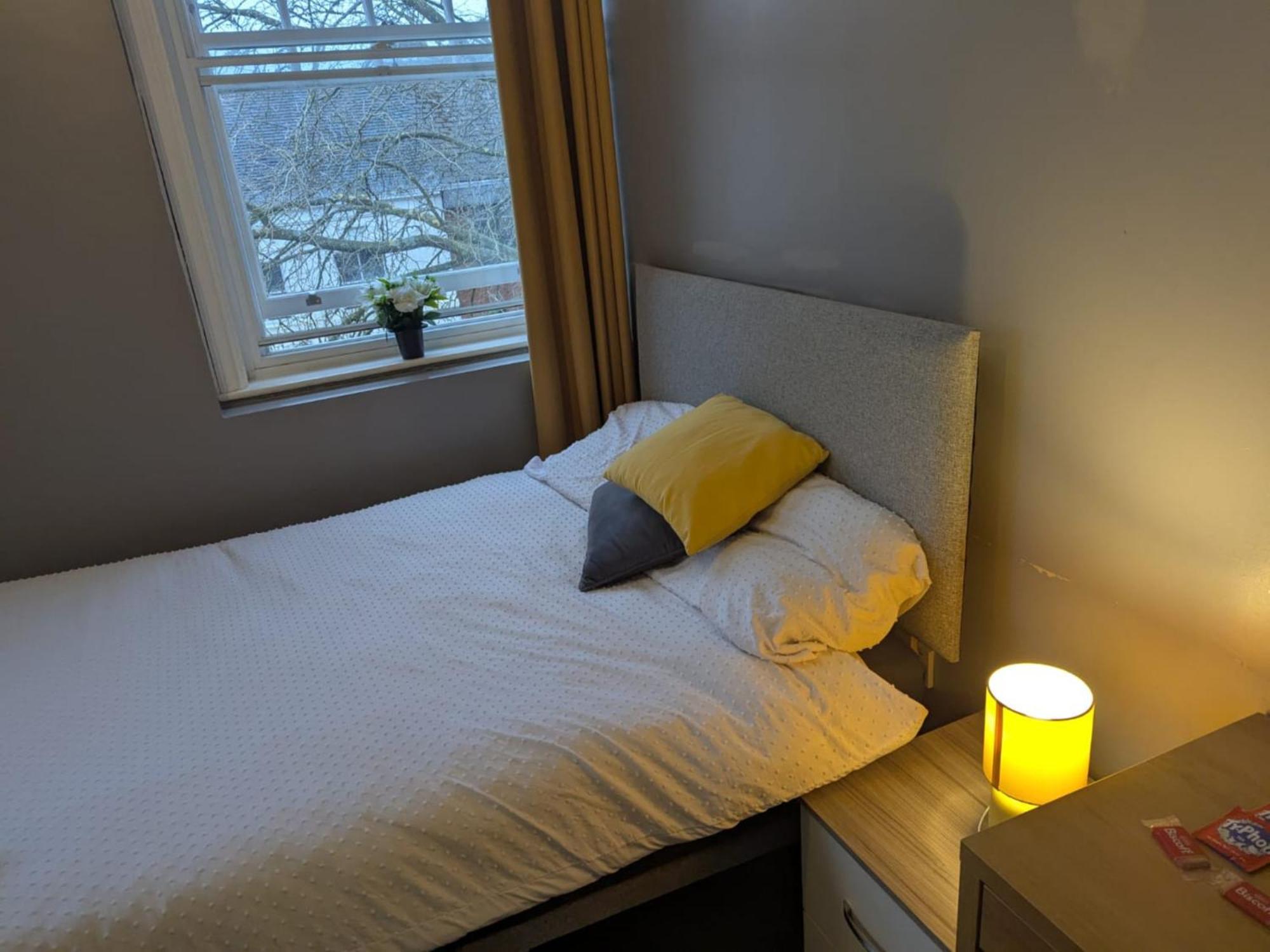 Darwin Stays - Service Accommodation In Newcastle Under Lyme City Centre Eksteriør billede