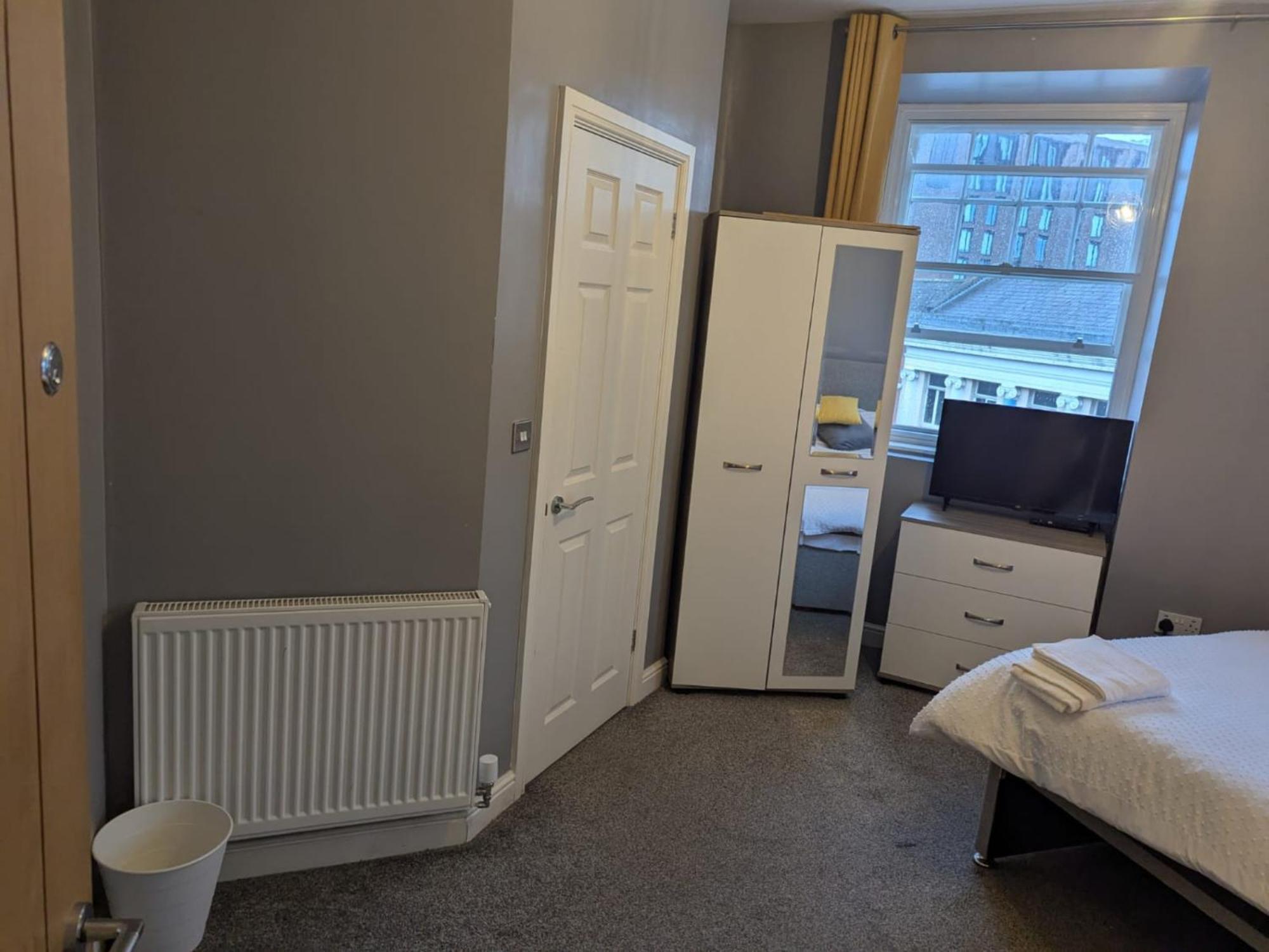 Darwin Stays - Service Accommodation In Newcastle Under Lyme City Centre Eksteriør billede