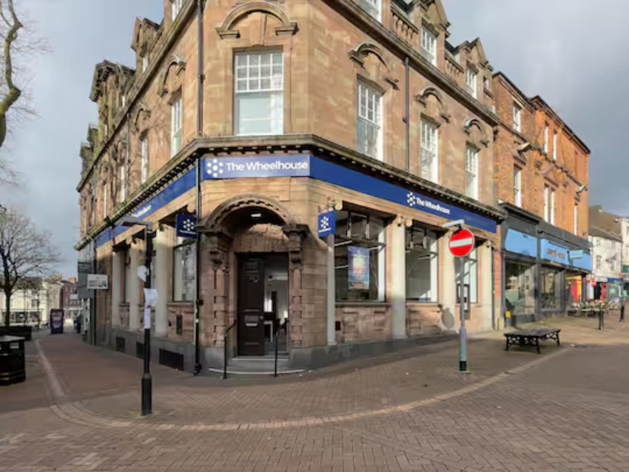 Darwin Stays - Service Accommodation In Newcastle Under Lyme City Centre Eksteriør billede