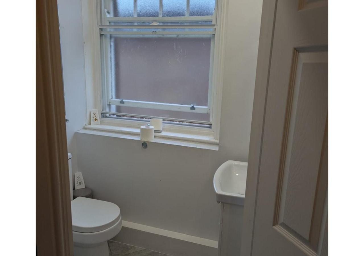 Darwin Stays - Service Accommodation In Newcastle Under Lyme City Centre Eksteriør billede
