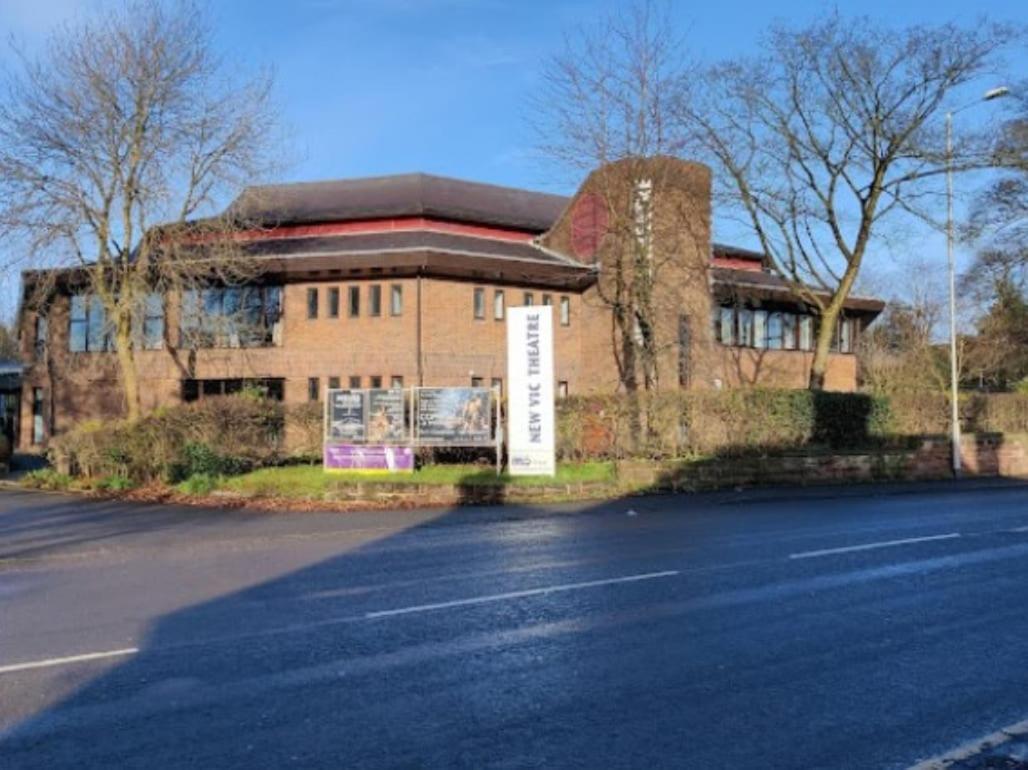 Darwin Stays - Service Accommodation In Newcastle Under Lyme City Centre Eksteriør billede