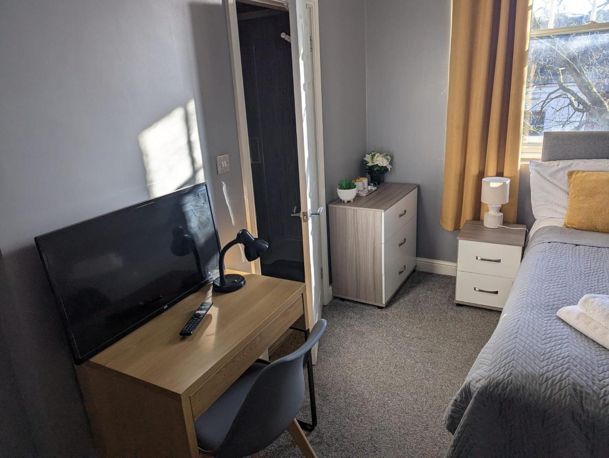 Darwin Stays - Service Accommodation In Newcastle Under Lyme City Centre Eksteriør billede