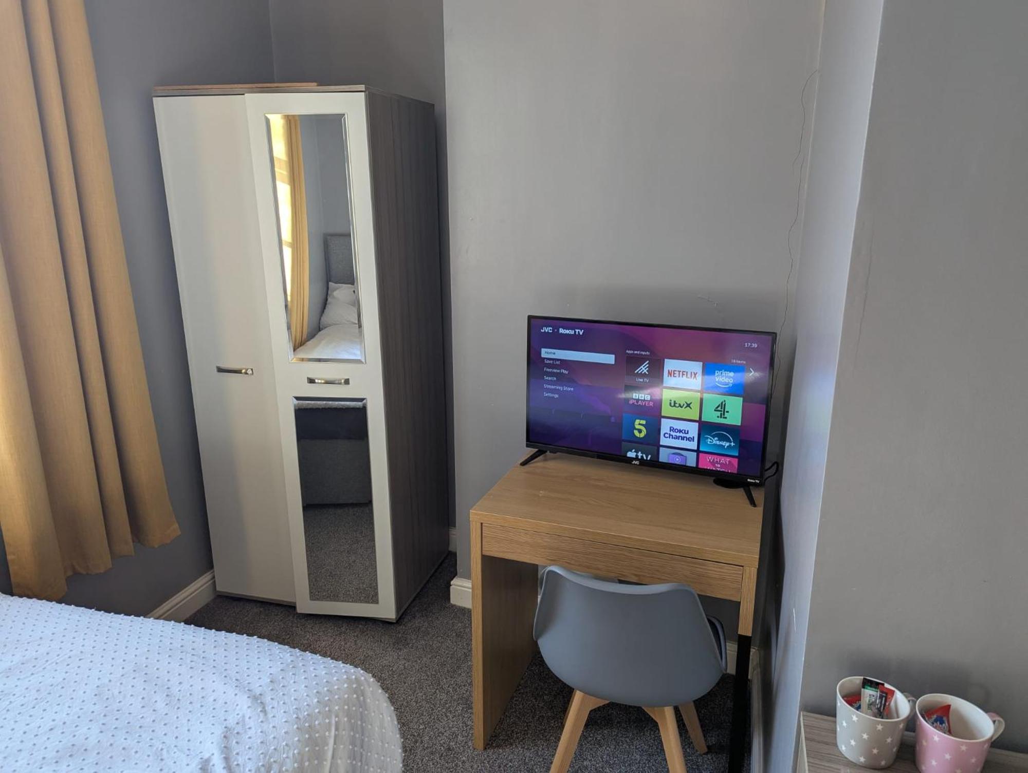 Darwin Stays - Service Accommodation In Newcastle Under Lyme City Centre Eksteriør billede